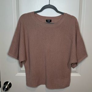 Jones New York Blush Pink Sweater Tee 🌸🌸
—>with wing sleeves